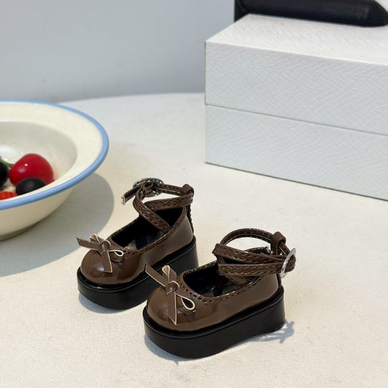 Vintage Collectible And Vintage Dolls - Chaussures de poupée à plateforme avec